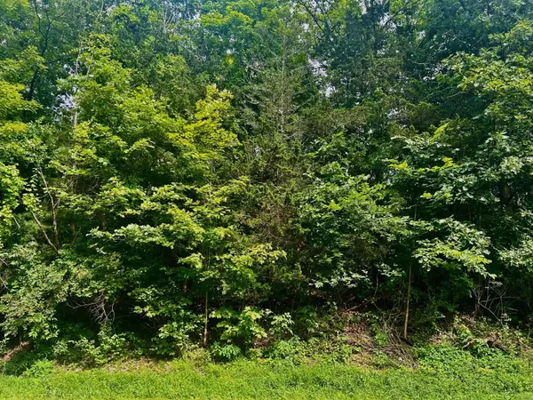 980 N Quaker Lane, Hyde Park, NY 12580