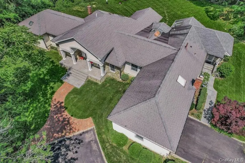 47 Sherwood Gate, Oyster Bay, NY 11771 - Image #2