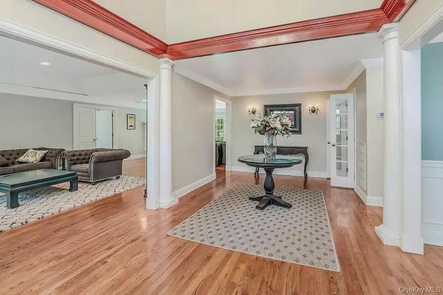 47 Sherwood Gate, Oyster Bay, NY 11771 - Image #3