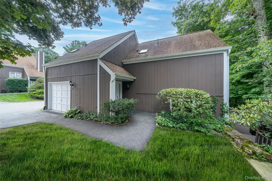 5 Grove Mews, Chappaqua, NY 10514 - #3