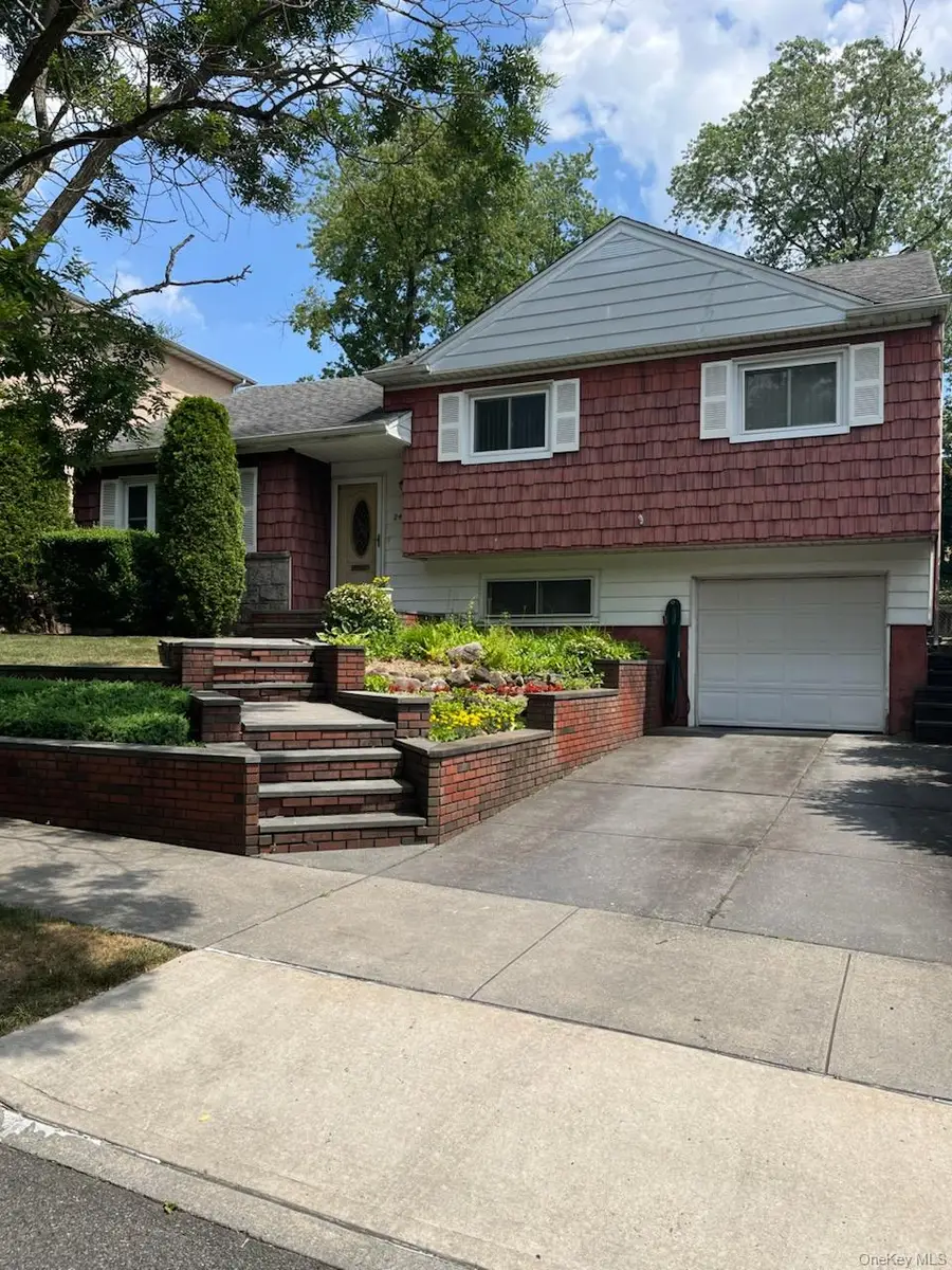 24914 Cambria Ave Avenue, Little Neck, NY 11362 - Image #2