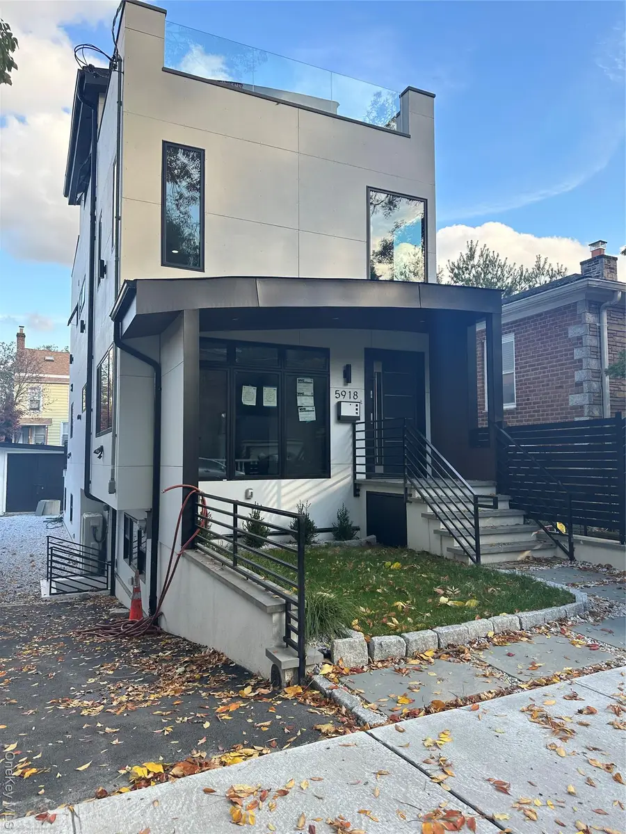 5918 Delafield Avenue, Bronx, NY 10471 - Image #2