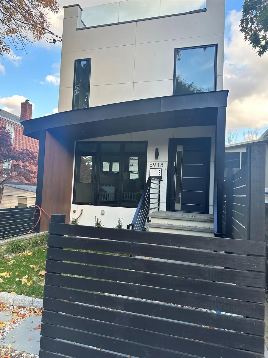 5918 Delafield Avenue, Bronx, NY 10471 - Image #3