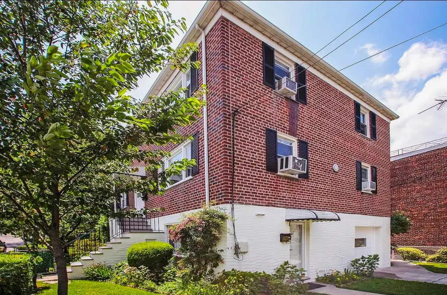 62 Fortfield Avenue, Yonkers, NY 10701 - Image #2