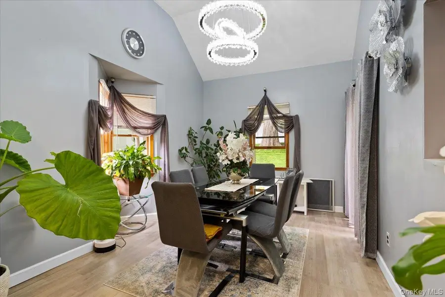 18 Nursery Road, Melville, NY 11747 - Image #3