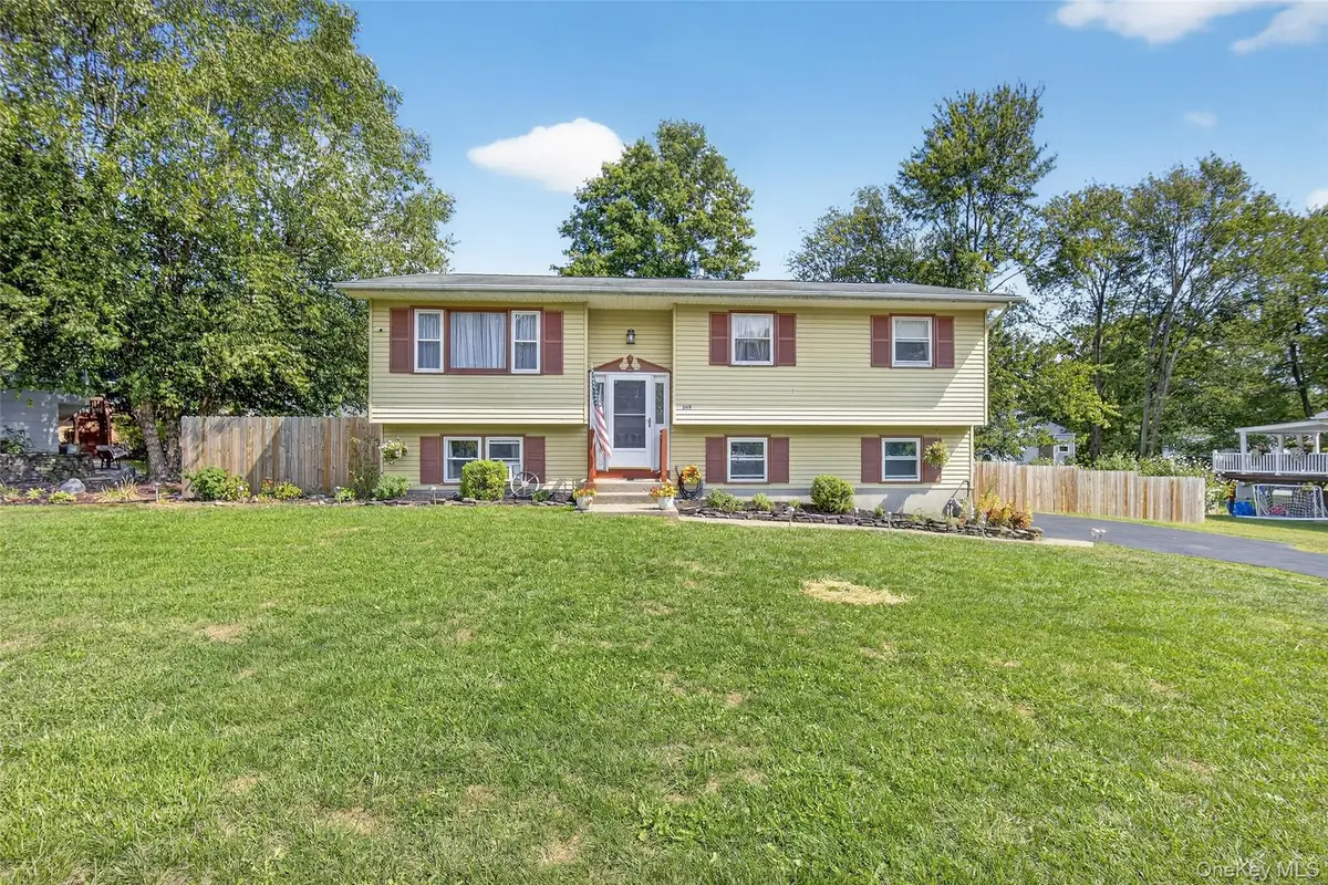 205 Oriole Drive, Montgomery, NY 12549 - Image #1