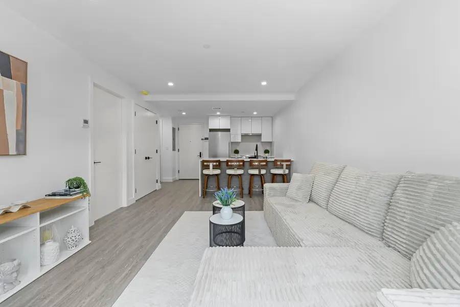 46-40 Vernon Boulevard #2A, Long Island City, NY 11101 - Image #2