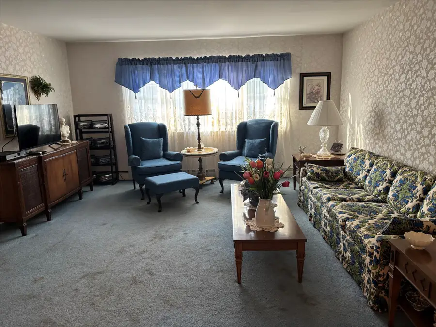 557 Southside Avenue, Freeport, NY 11520 - Image #3