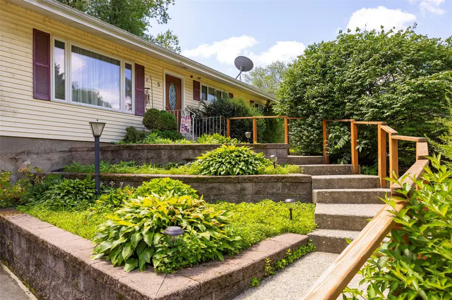 5 Norah Lane, Hyde Park, NY 12538 - Image #2