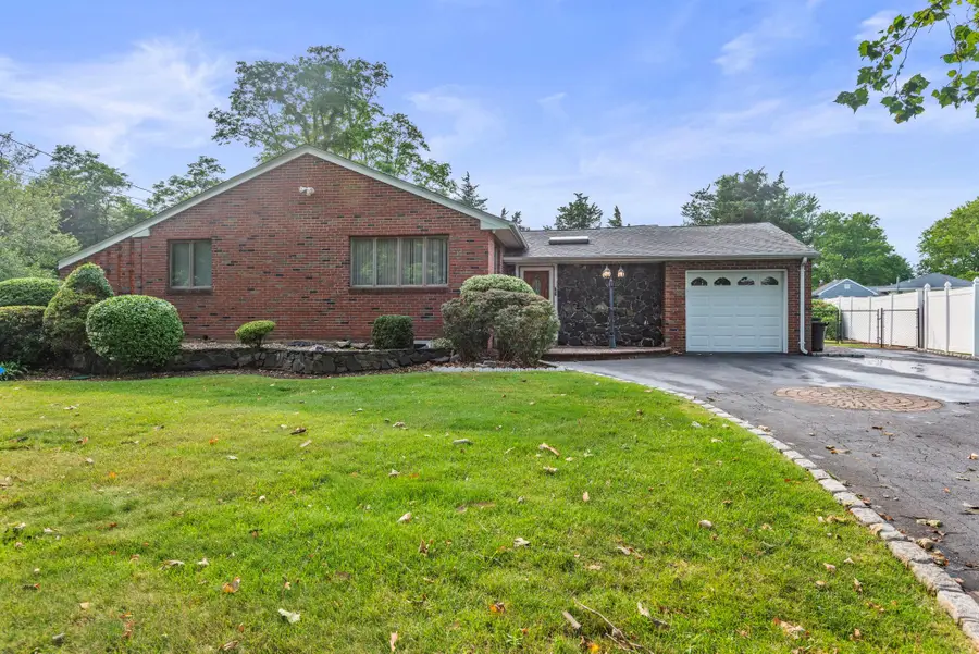 60 Wheatfield Lane, Commack, NY 11725 - Image #2