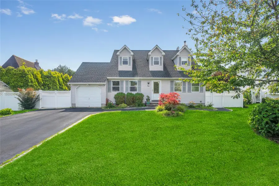 34 Harlem Avenue, Medford, NY 11763 - Image #2