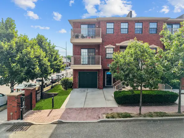 Apt A 2-22 Constitution Place #167, College Point, NY 11356