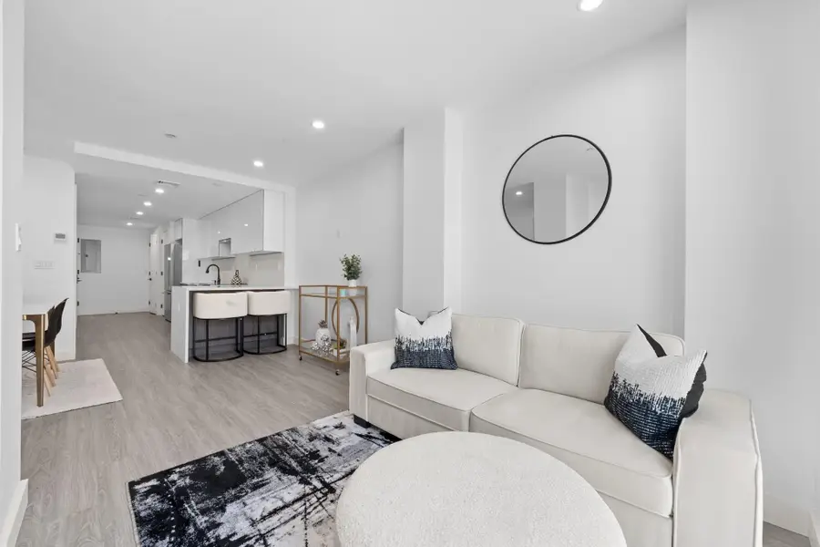 46-40 Vernon Boulevard #2B, Long Island City, NY 11101 - Image #2