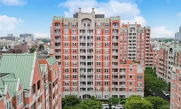 55 Oceana Drive E #1B, Brooklyn, NY 11235