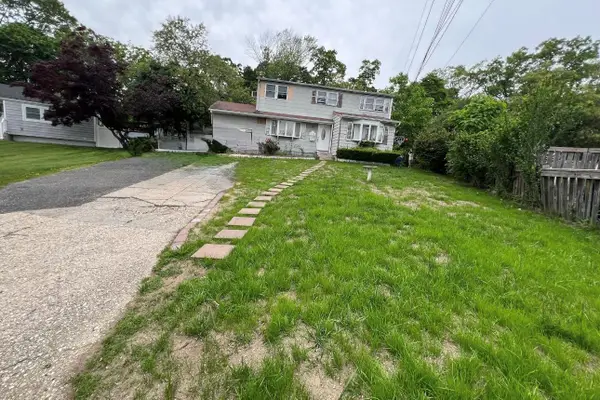 232 Sugarwood Lane, Central Islip, NY 11722