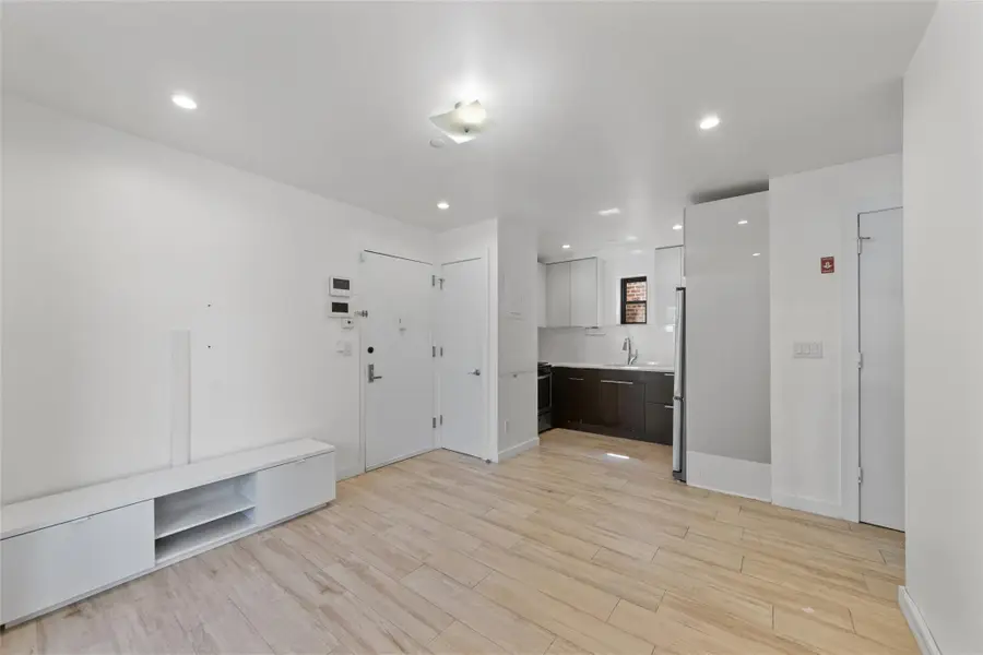 2820 Avenue Z #1B, Brooklyn, NY 11235 - Image #2