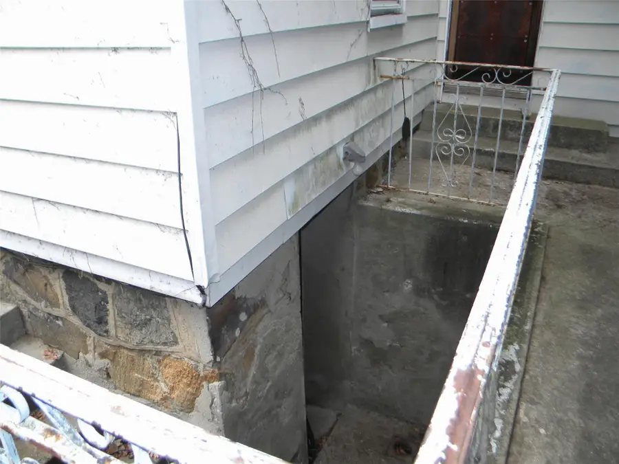 4529 Marathon Parkway, Douglaston, NY 11362 - Image #3