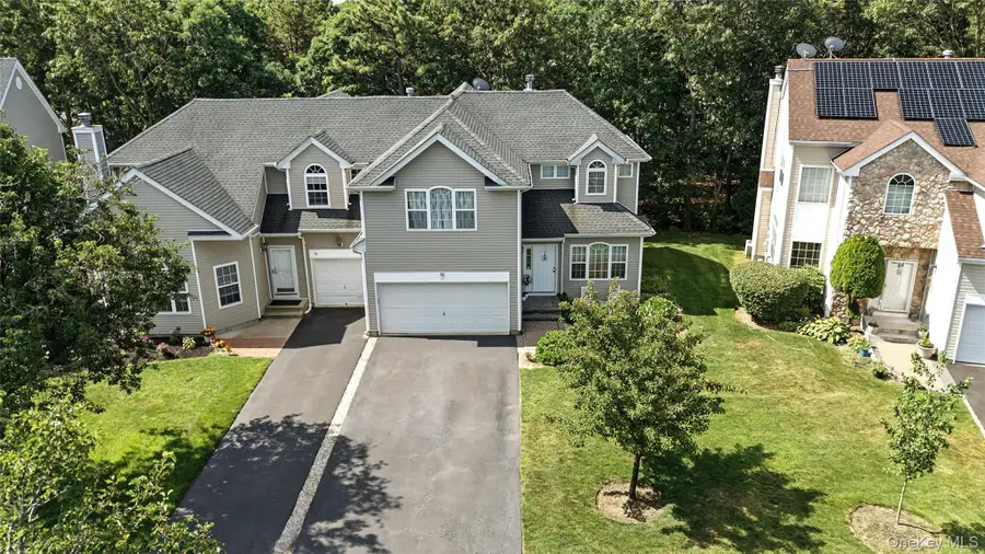 33 Sunflower Ridge Road, South Setauket, NY 11720 - Image #2