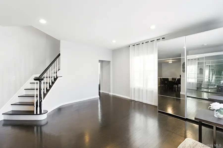 33 Sunflower Ridge Road, South Setauket, NY 11720 - Image #3