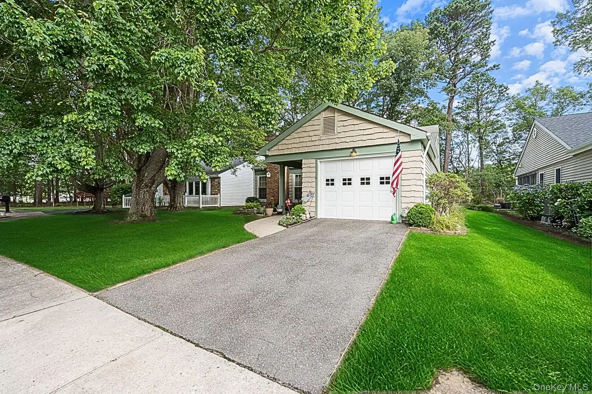 304 Kingston Court, Ridge, NY 11961 - Image #1