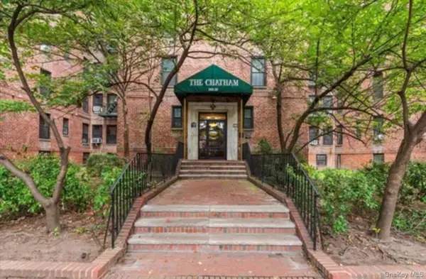 14018 Burden Crescent #410, Briarwood, NY 11435