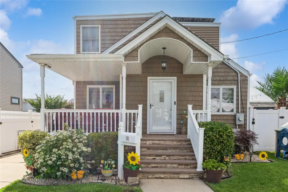 10 Commonwealth Street, Franklin Square, NY 11010 - Image #1