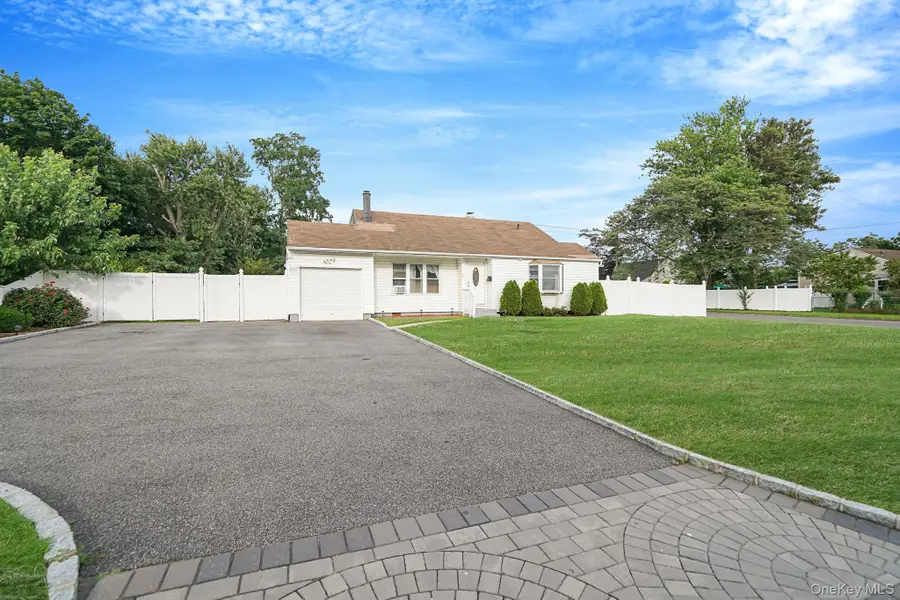 83 Chapel Hill Drive, Brentwood, NY 11717 - Image #2