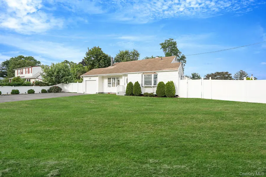 83 Chapel Hill Drive, Brentwood, NY 11717 - Image #3