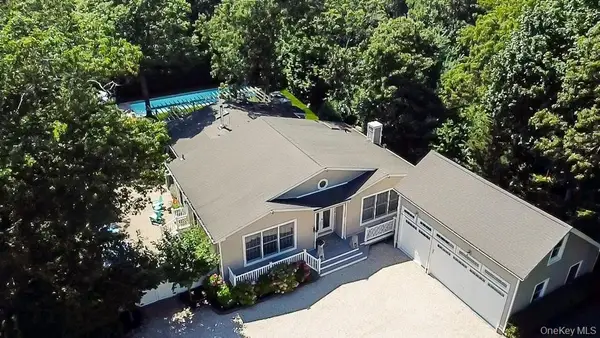 87 Washington Heights Avenue, Hampton Bays, NY 11946