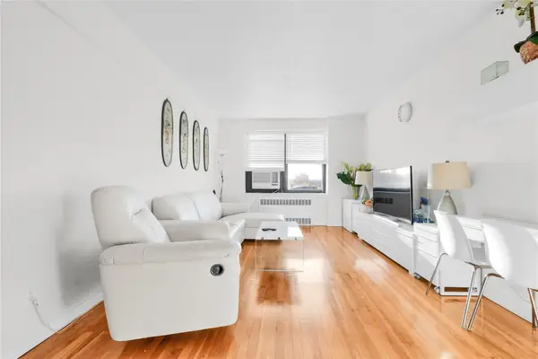 139-09 28th Road #6F, Flushing, NY 11354