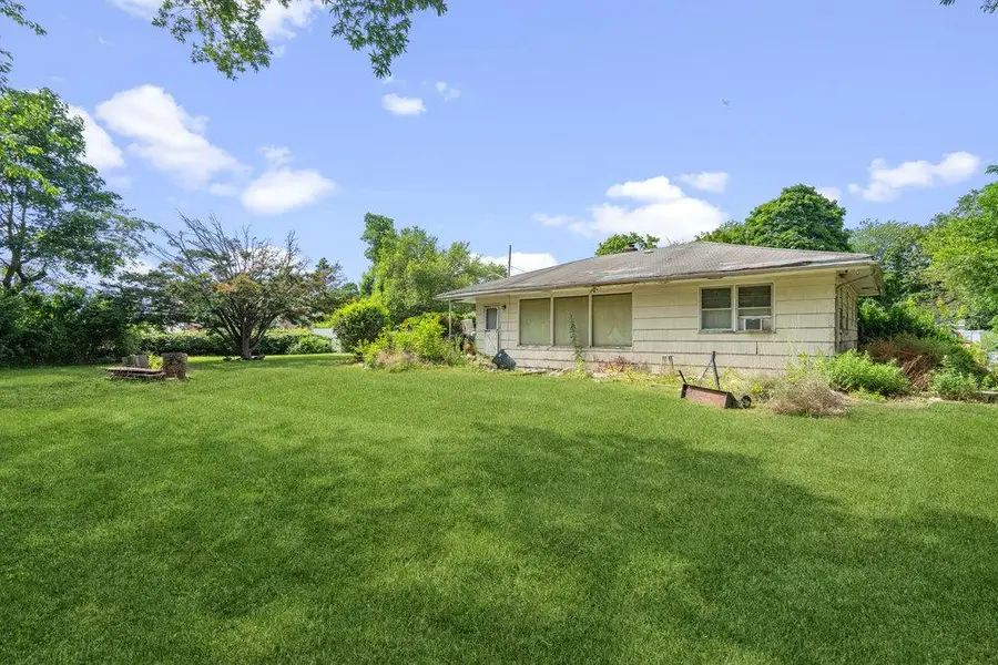 180 Baiting Place Road, Farmingdale, NY 11735 - Image #3