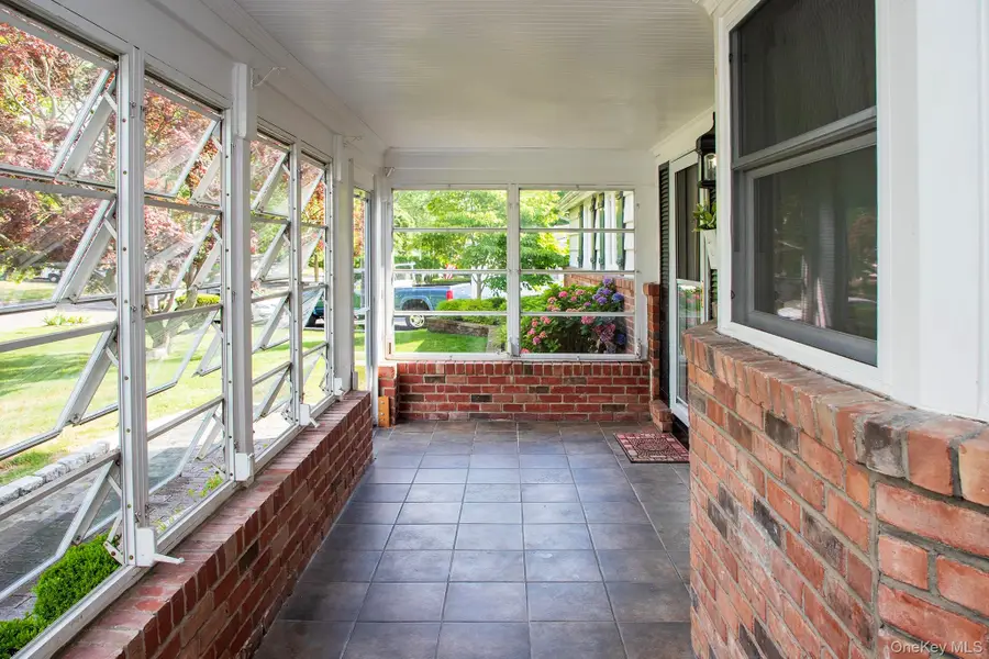 6 Freshman Lane, Stony Brook, NY 11790 - Image #3