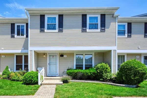 100 Baker Court #36, Island Park, NY 11558