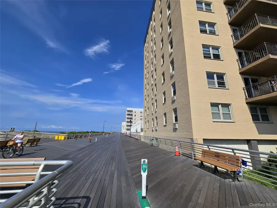 25 Neptune Boulevard #2T, Long Beach, NY 11561 - Image #3