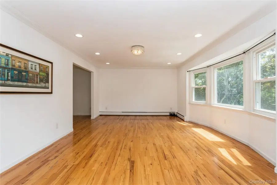 105 Sprague Road, Scarsdale, NY 10583 - Image #3