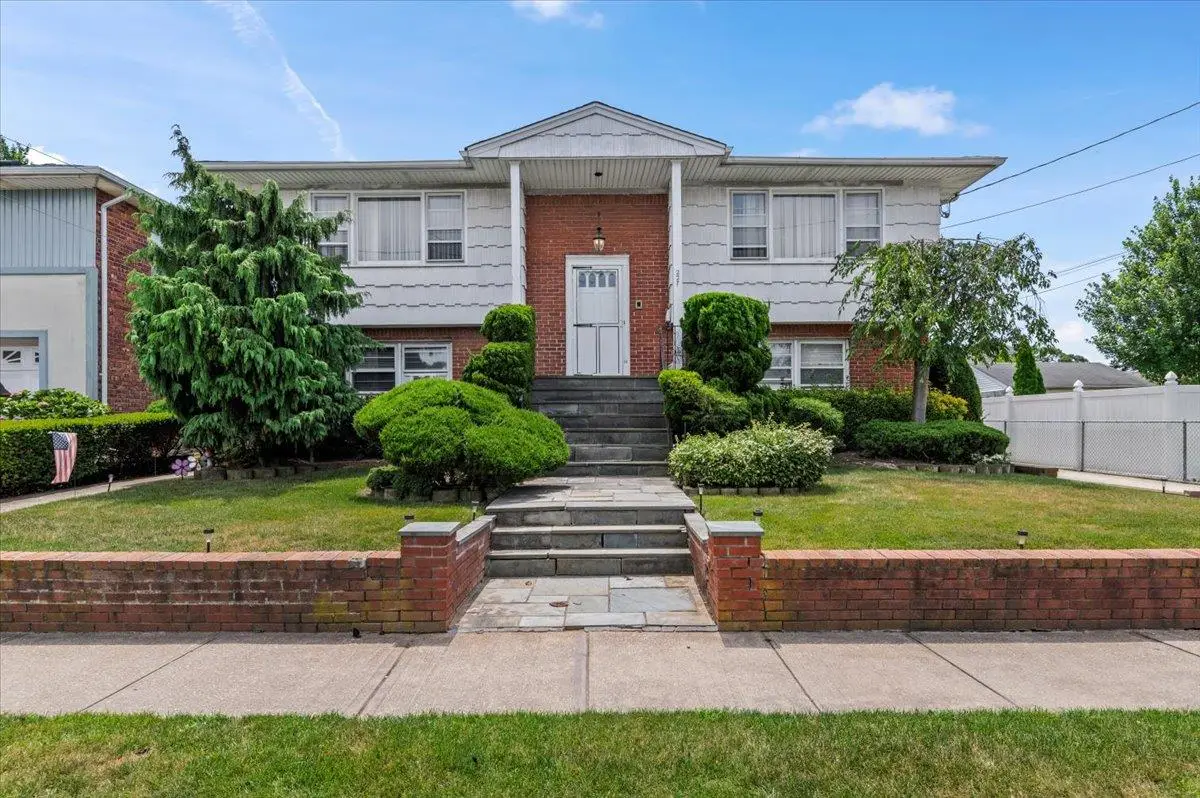 227 Randall Avenue, Lawrence, NY 11559 - Image #1