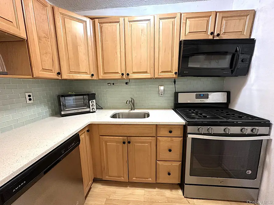 100 Diplomat Drive #3J, Mount Kisco, NY 10549 - Image #3