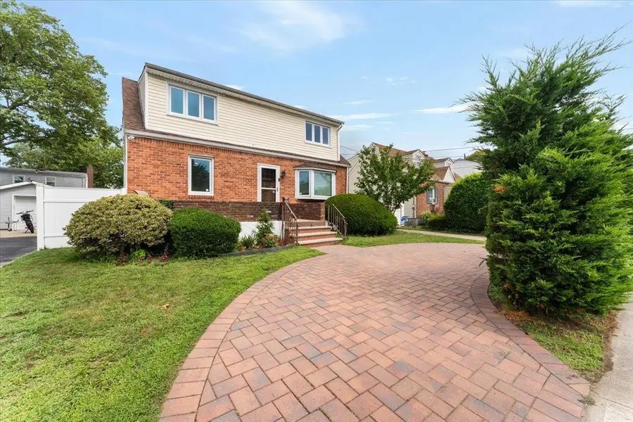 1434 Noel Avenue, Hewlett, NY 11557 - Image #2