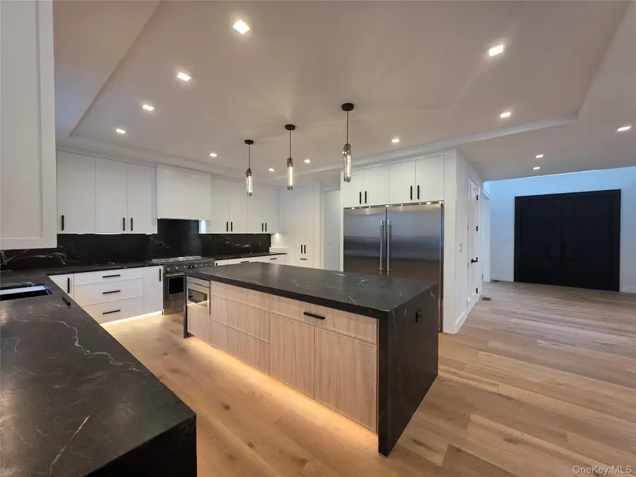 65 Page Lane, Westbury, NY 11590 - Image #3