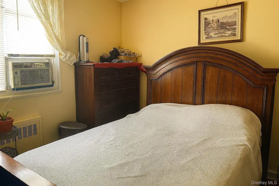 13131 234th Street #2nd Fl, Rosedale, NY 11422 - Image #2