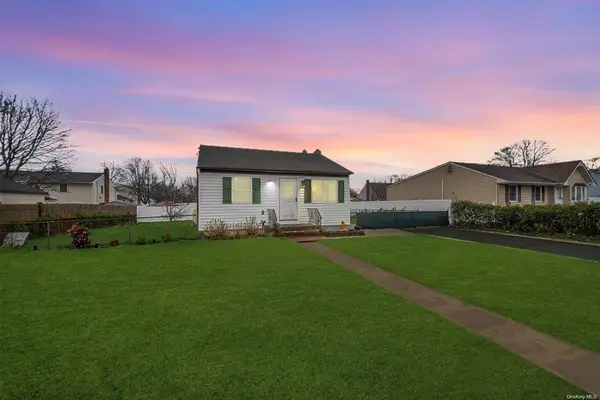 246 15th Street, West Babylon, NY 11704