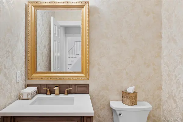 2 N Harbor Down, Miller Place, NY 11764