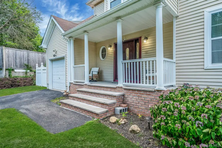 11 Gladysz Way, Port Jefferson, NY 11777 - Image #3