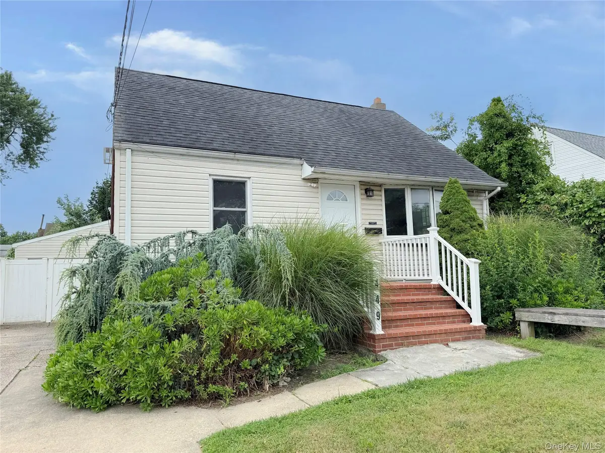 449 N Indiana Avenue, Lindenhurst, NY 11757 - Image #1
