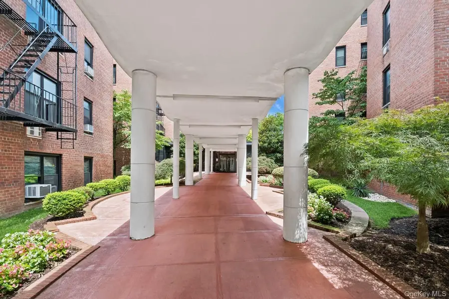 139-15 83 Ave #219, Briarwood, NY 11435 - Image #3