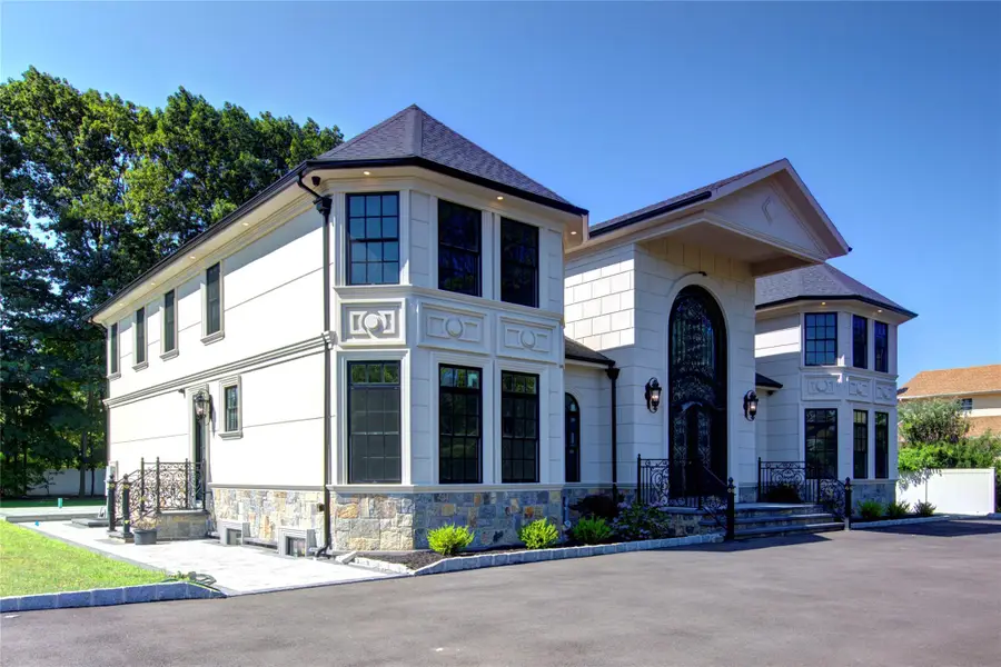 51 Walter Avenue, Hicksville, NY 11801 - Image #3