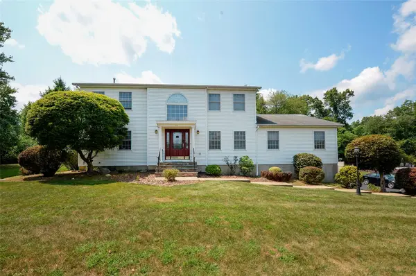 47 Red Schoolhouse Road, Chestnut Ridge, NY 10977