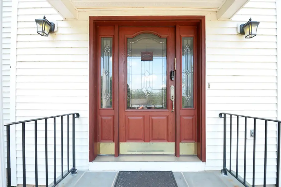 47 Red Schoolhouse Road, Chestnut Ridge, NY 10977 - Image #3