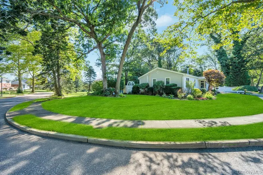 5 Frostfield Place, Melville, NY 11747 - Image #2