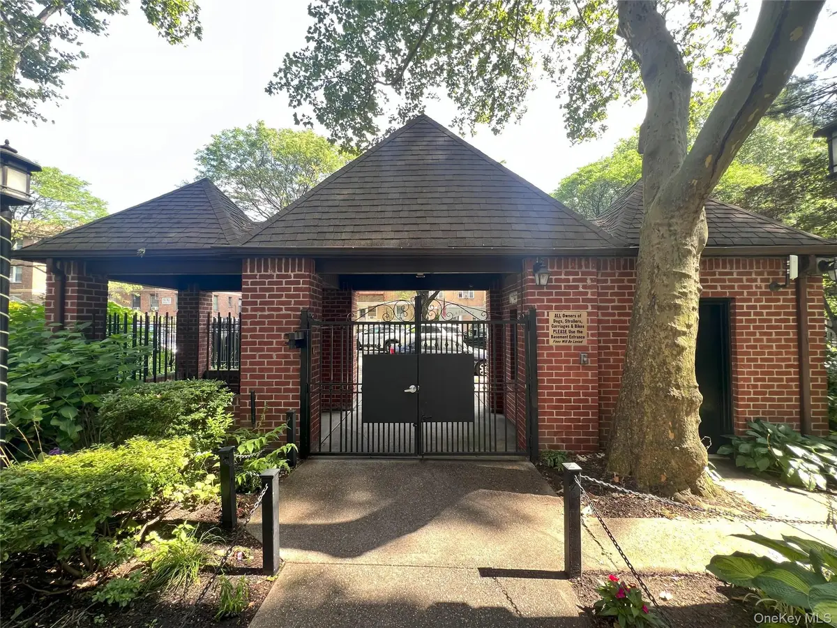 118-66 Metropolitan Avenue #6J, Kew Gardens, NY 11415 - Image #1